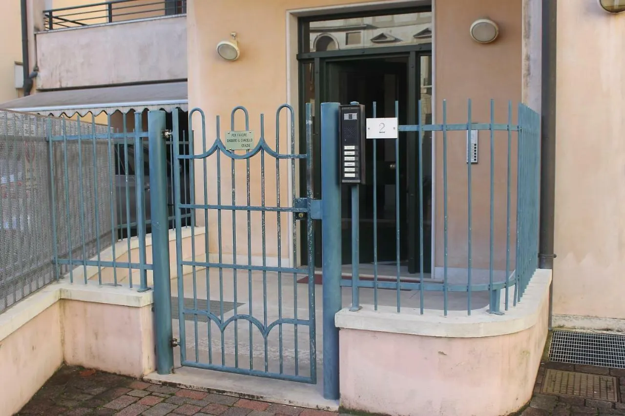 Daddyrooms Treviso 2*,